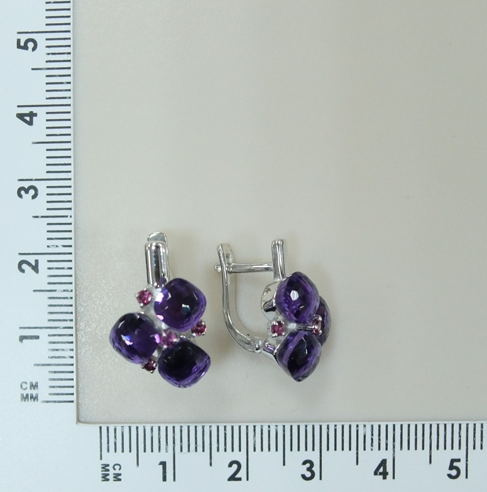 Серебряные серьги с аметистами